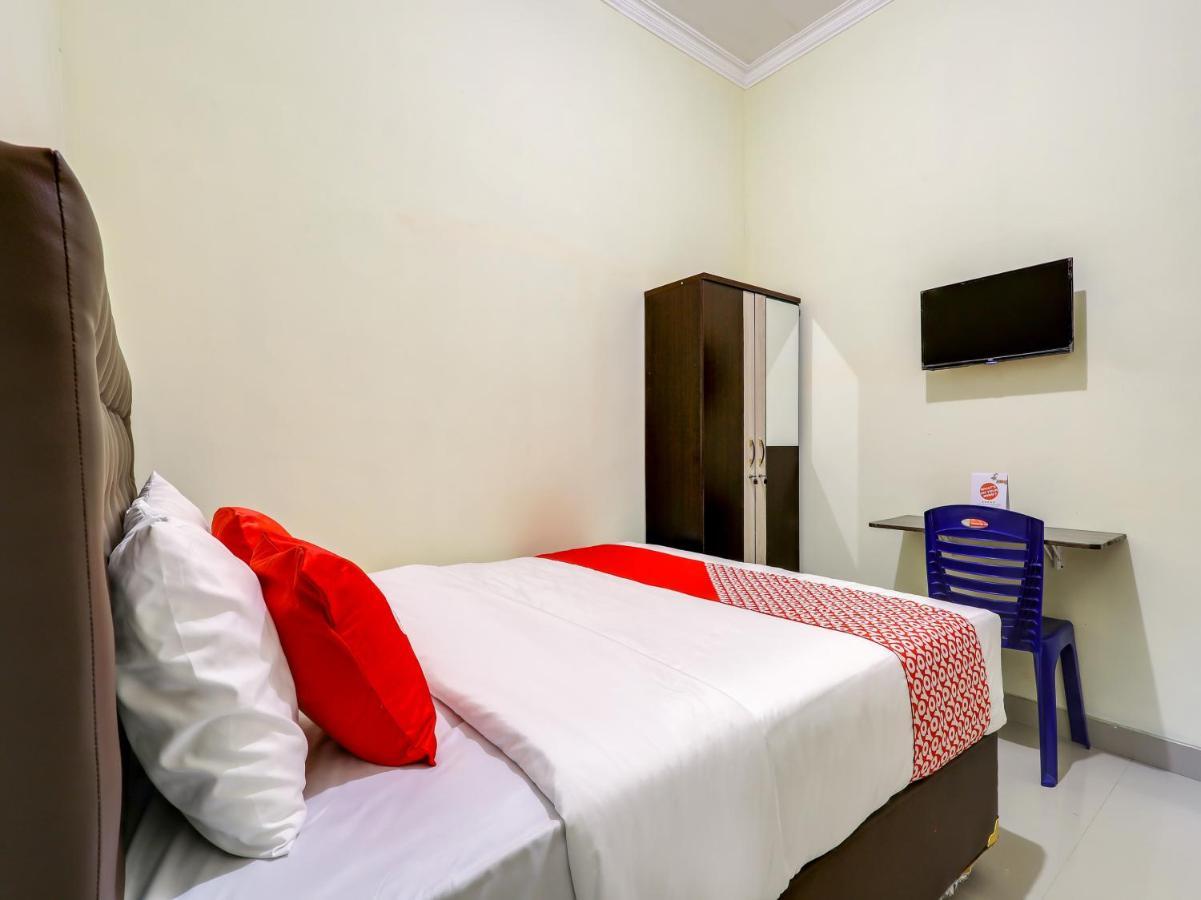 Oyo 90095 Indah Homestay Syariah Kejayan Exterior foto