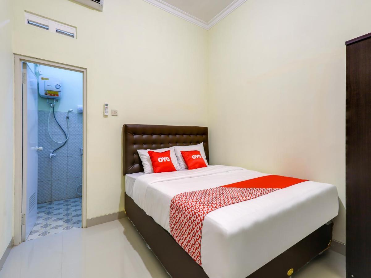 Oyo 90095 Indah Homestay Syariah Kejayan Exterior foto