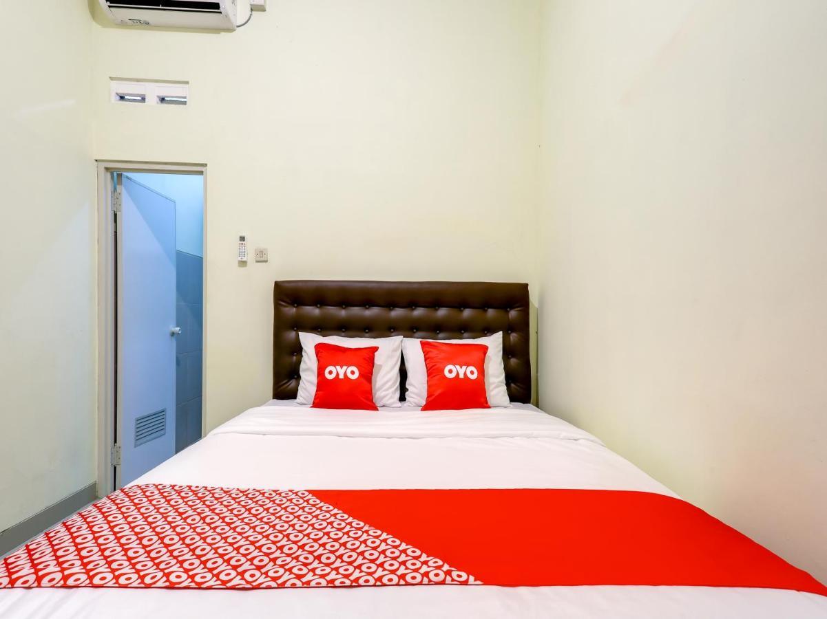 Oyo 90095 Indah Homestay Syariah Kejayan Exterior foto