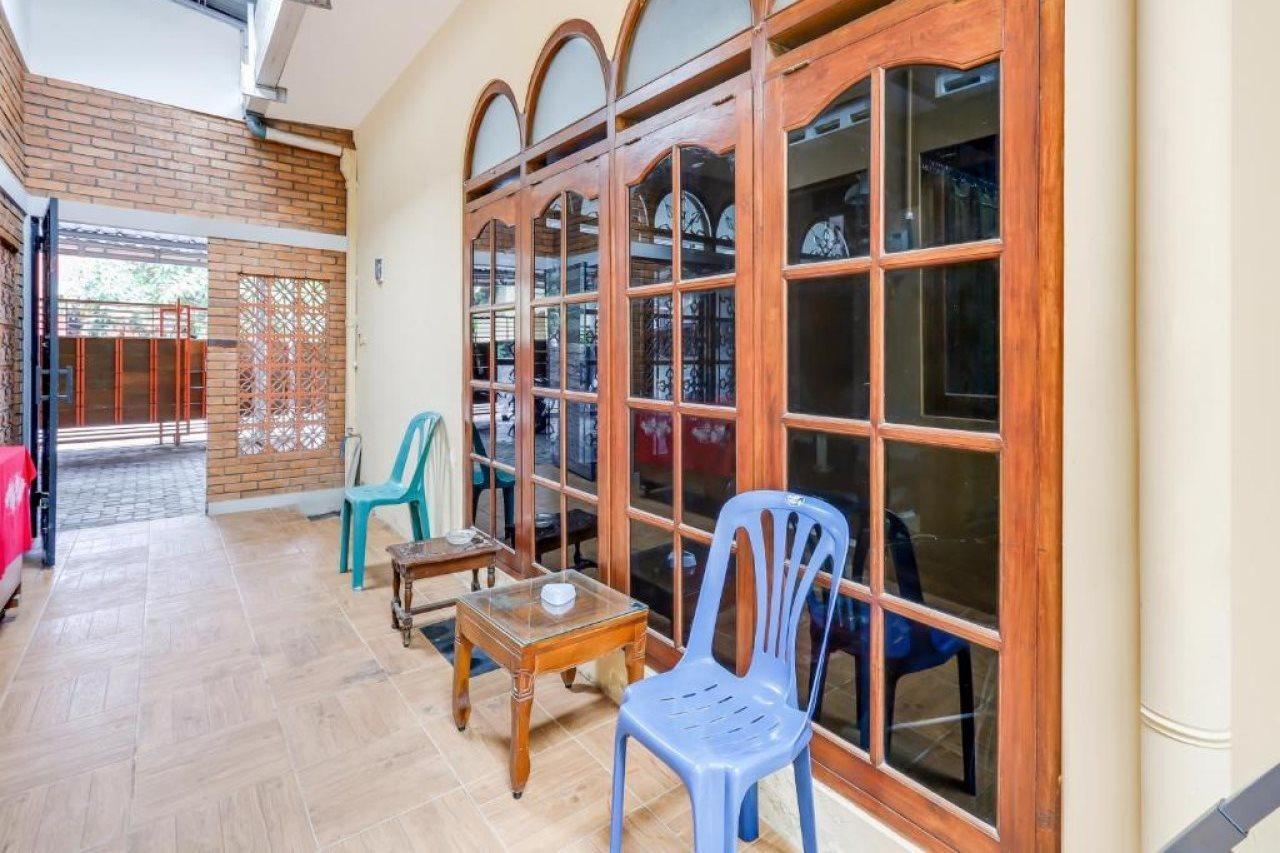 Oyo 90095 Indah Homestay Syariah Kejayan Exterior foto